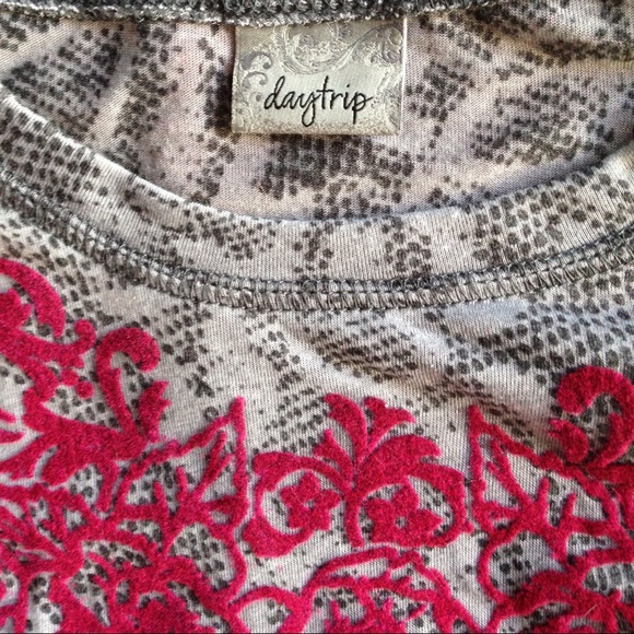 Daytrip The Buckle 3/4 Sleeve Embellished Top Sm - Picture 4 of 4